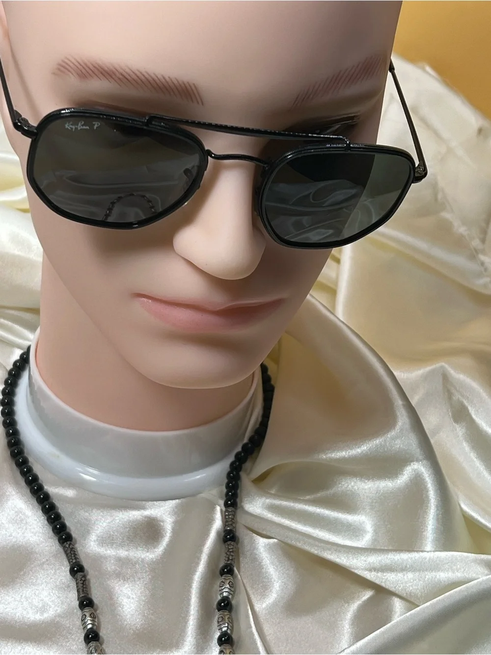 Ray-Ban Black Metal Aviator Sunglasses with Dark Green Lenses